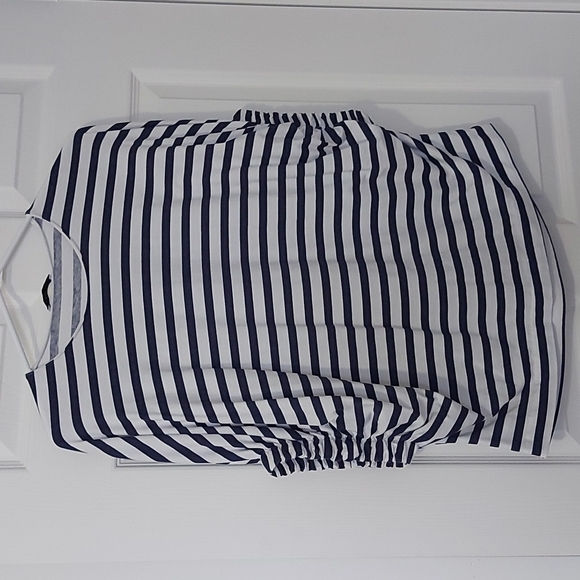 Zara size small tshirt with unique sleeves - Picture 1 of 2